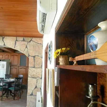 Hisaroenue Villa 빌라 히사뢰뉘