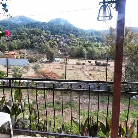 빌라 Hisaroenue Villa *